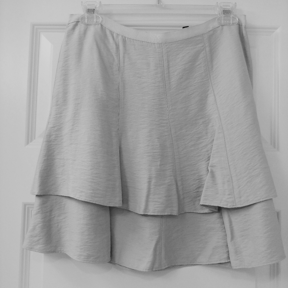 Super cute BCBG Maxazria layered skirt